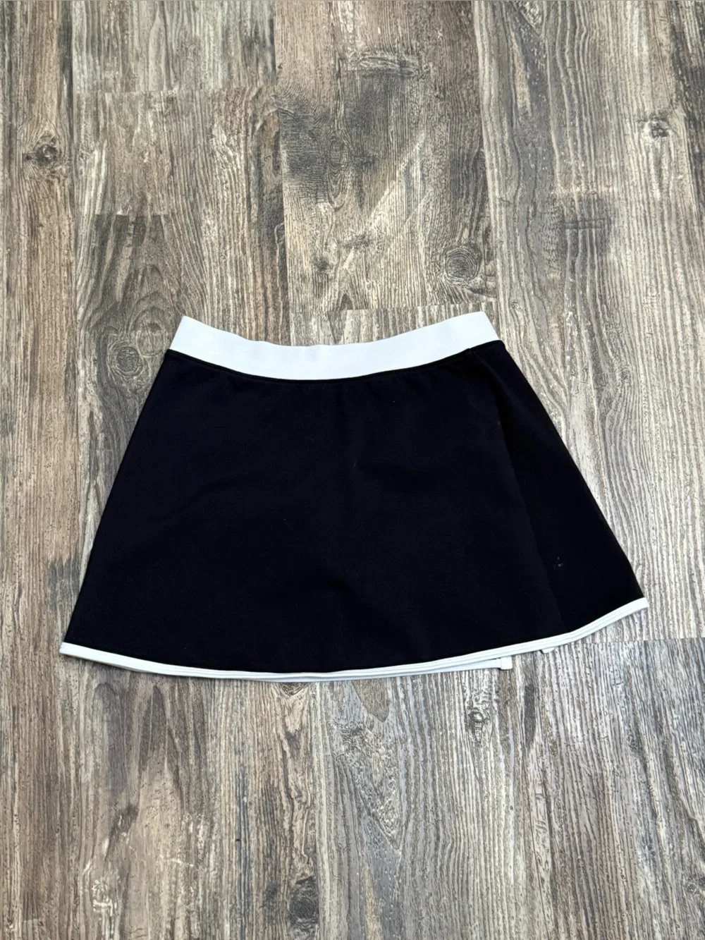 ALO Yoga Black Mini Skirt with White Trim
